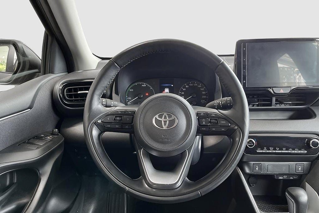 Vehicle Image 12