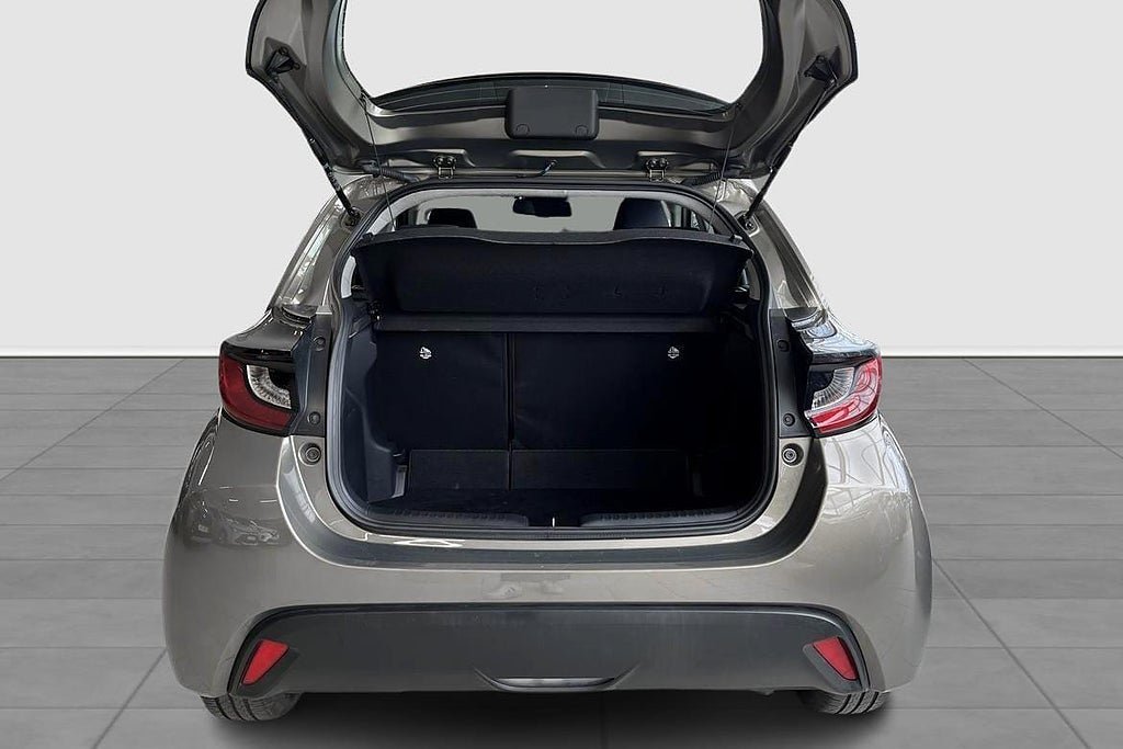 Vehicle Image 13