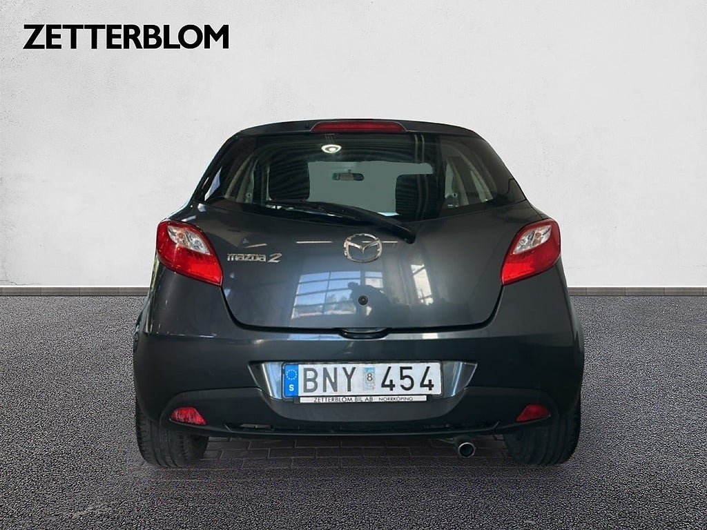 Vehicle Image 4