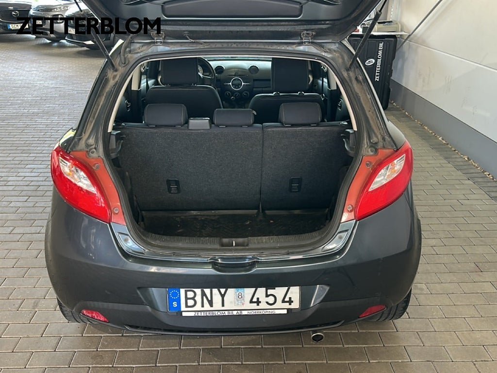 Vehicle Image 6