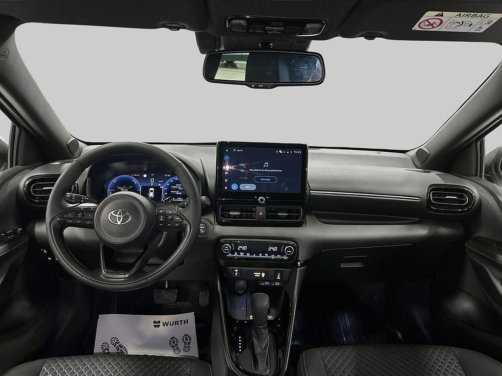 Vehicle Image 12
