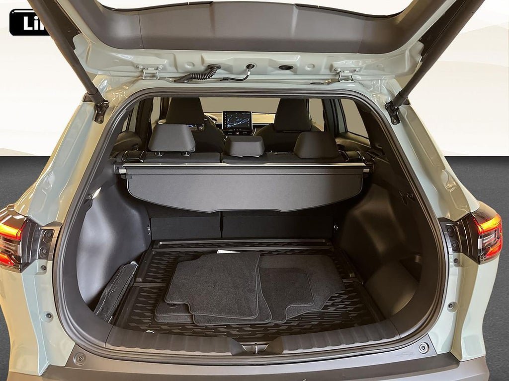 Vehicle Image 12
