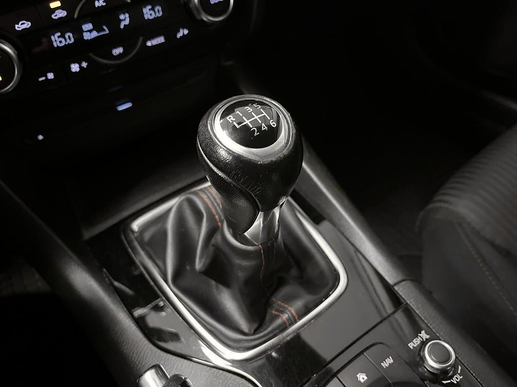 Vehicle Image 17