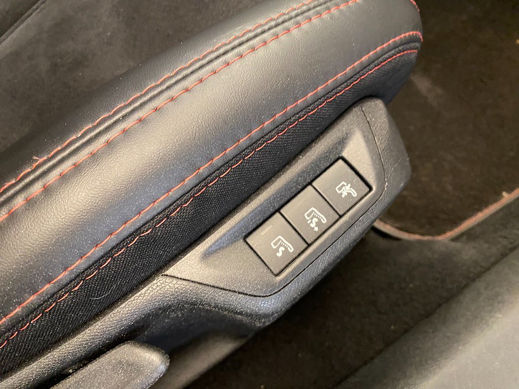 Vehicle Image 32