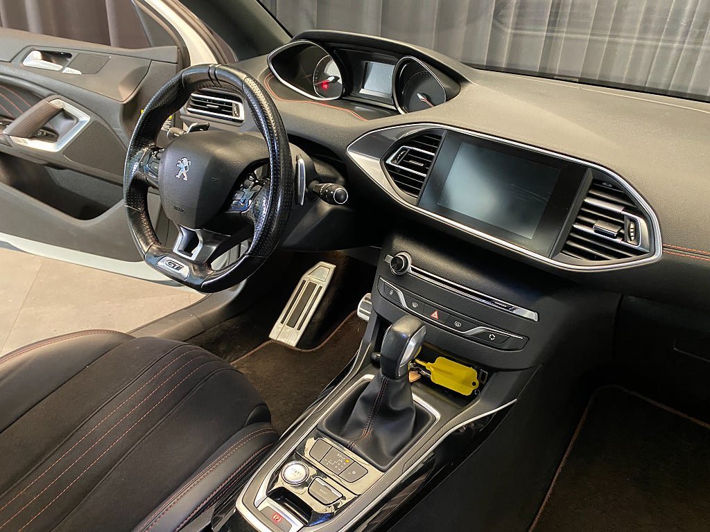 Vehicle Image 33