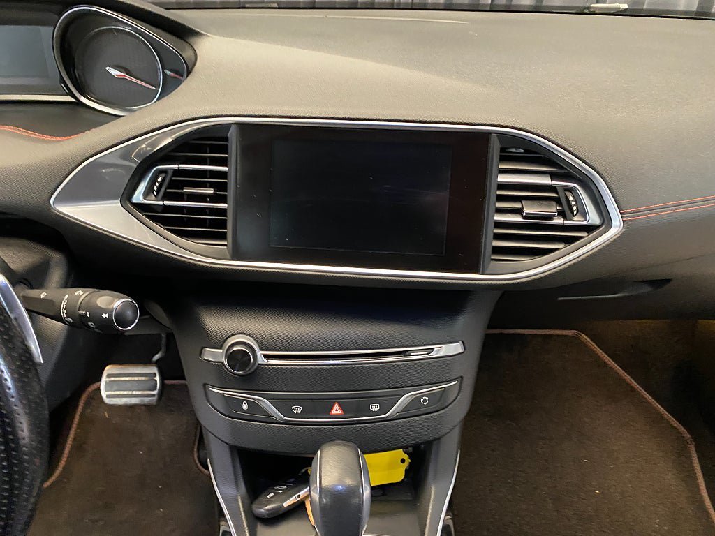 Vehicle Image 37