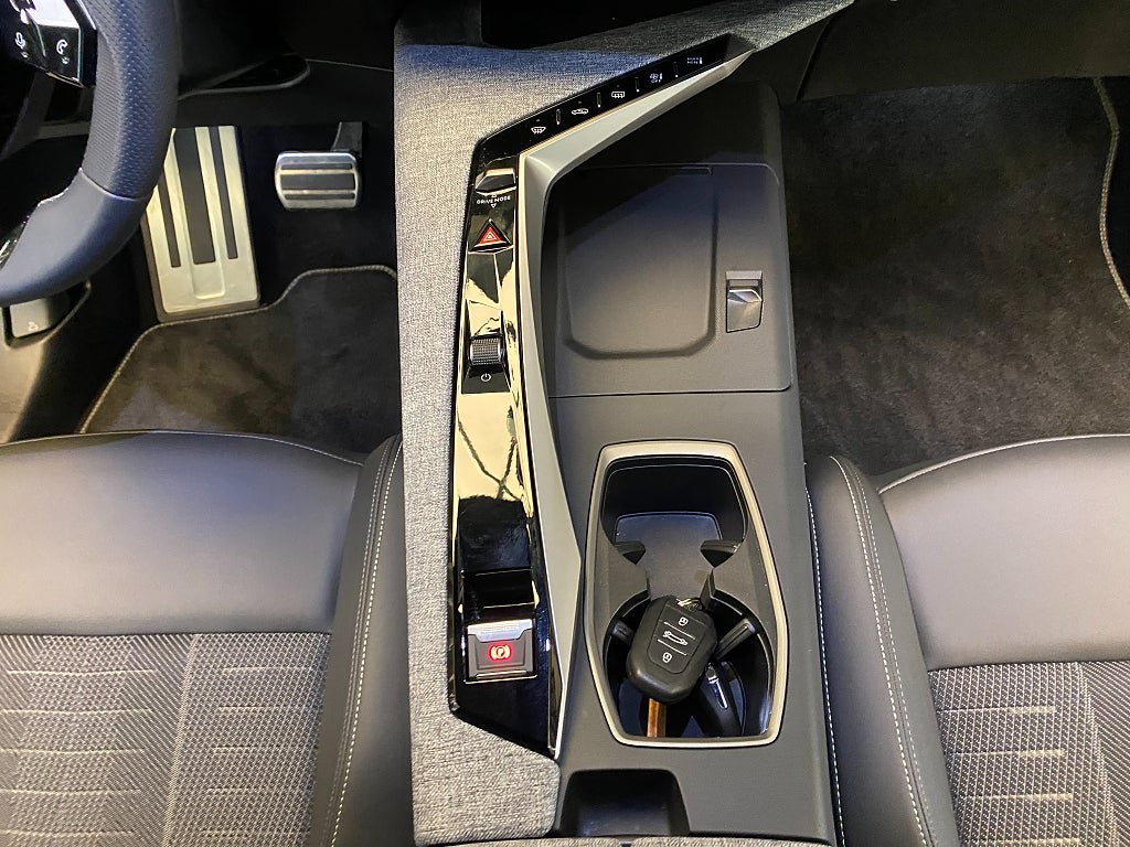 Vehicle Image 36