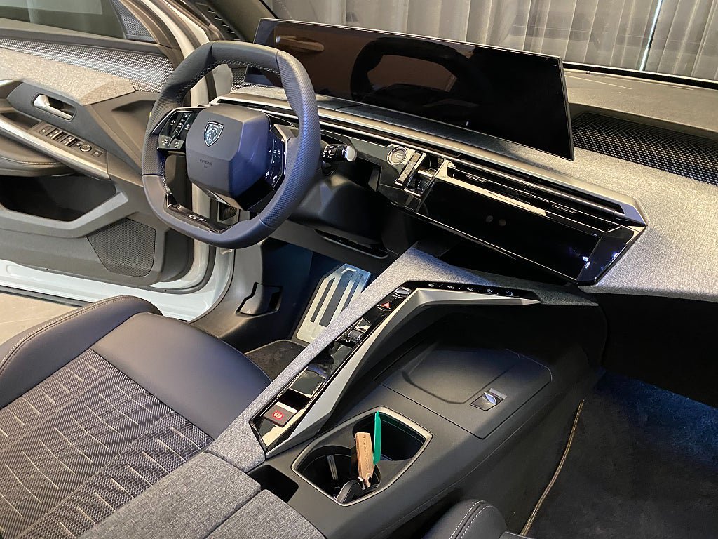 Vehicle Image 35