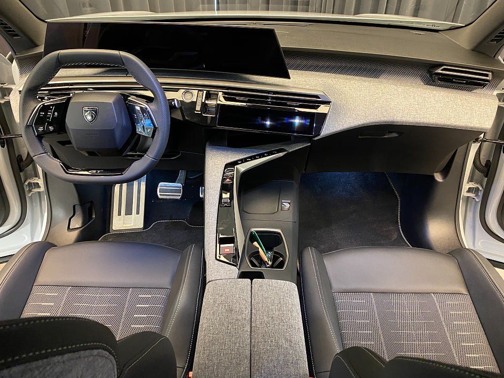 Vehicle Image 37