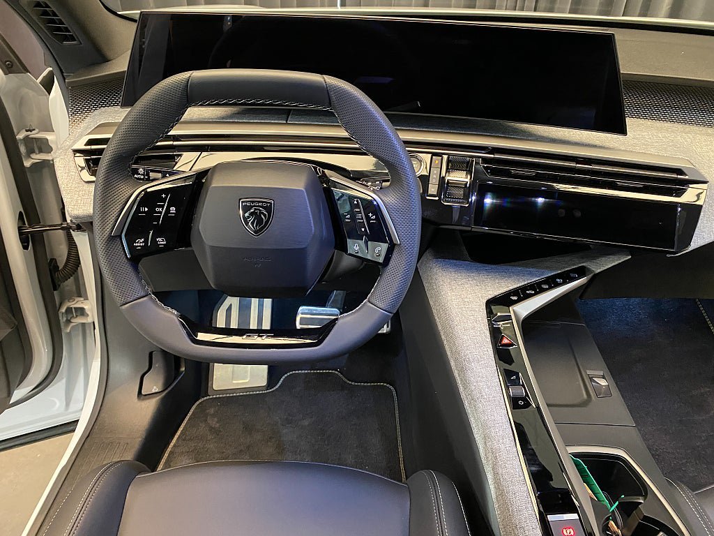 Vehicle Image 38