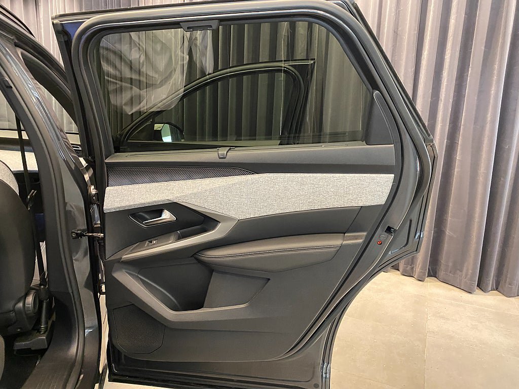 Vehicle Image 37