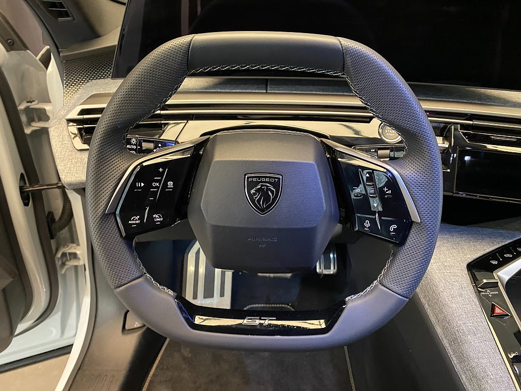 Vehicle Image 40