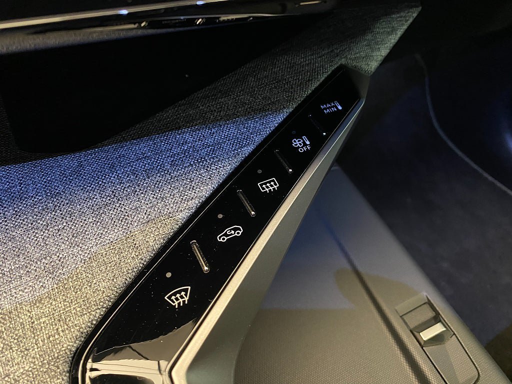 Vehicle Image 46