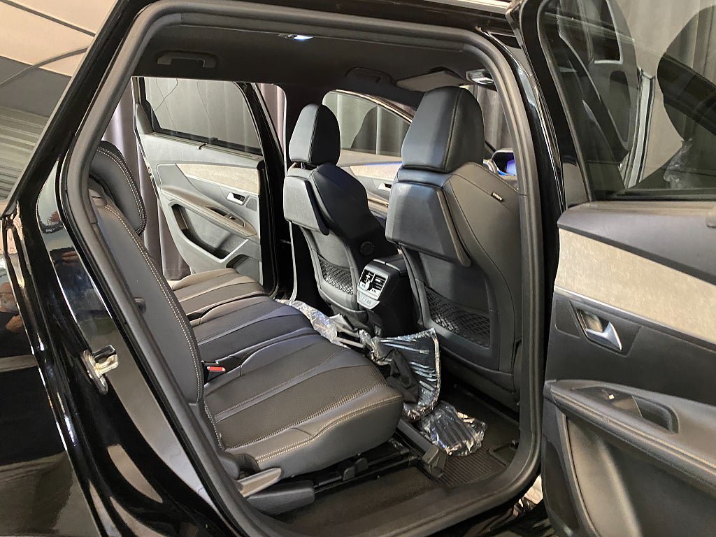 Vehicle Image 36