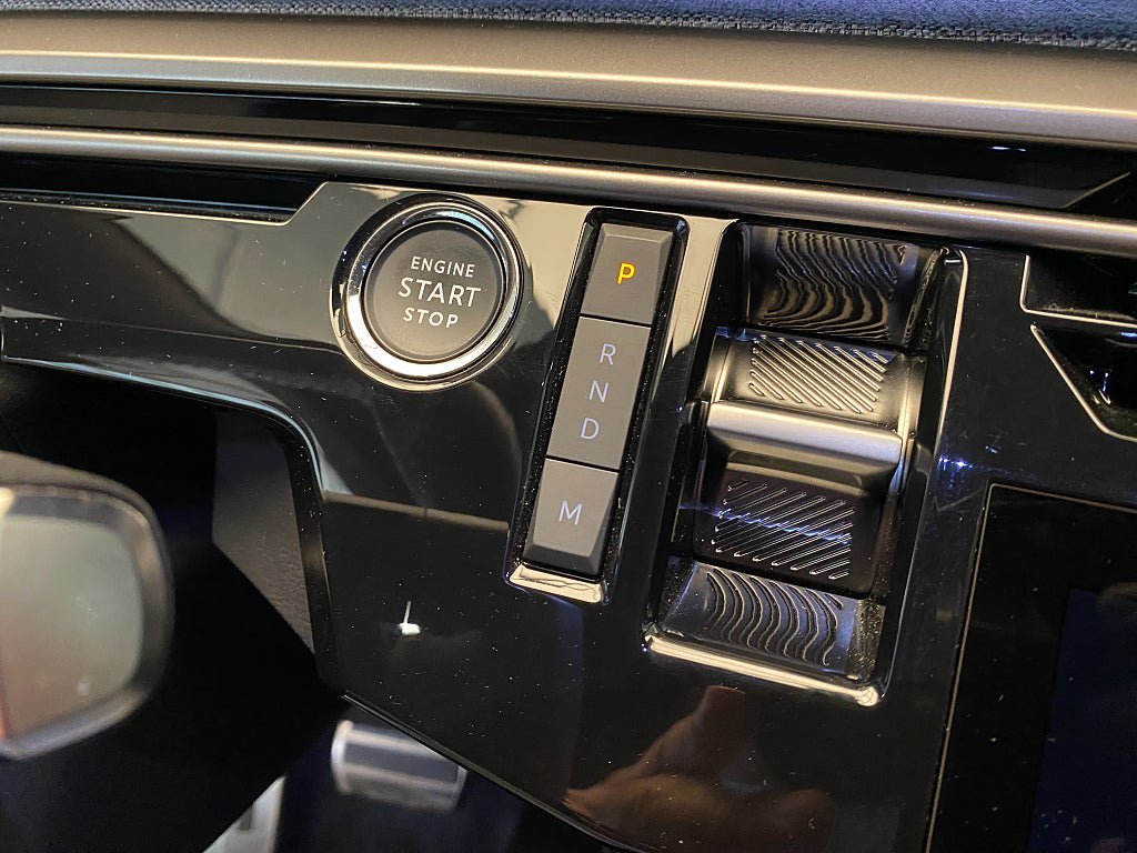 Vehicle Image 52
