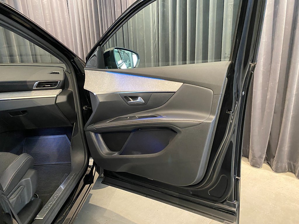 Vehicle Image 37