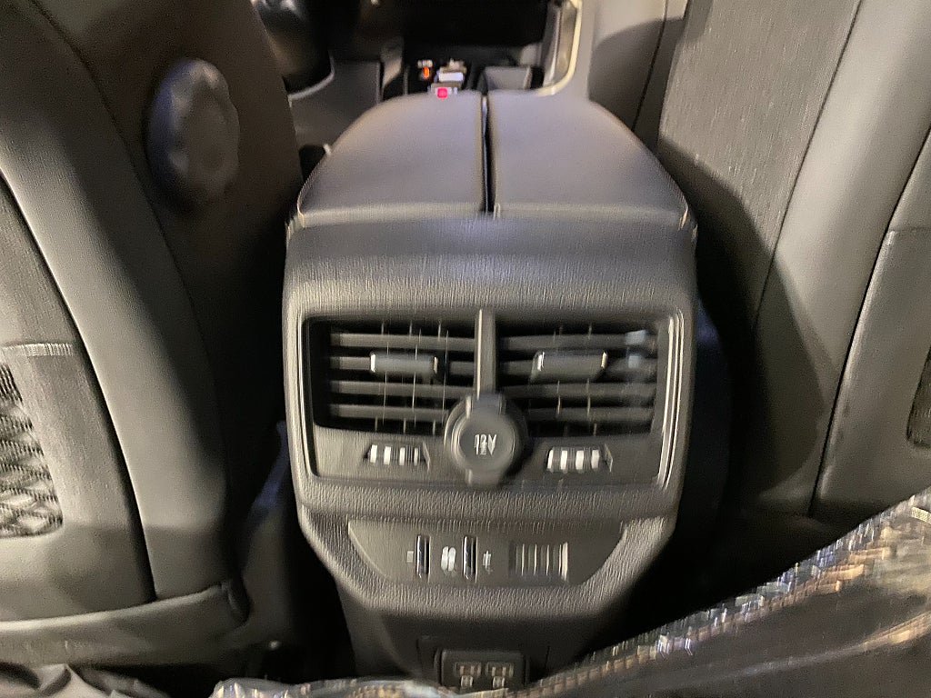 Vehicle Image 40