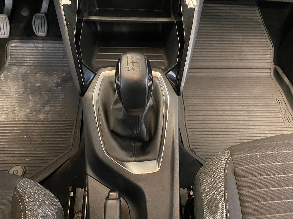 Vehicle Image 42