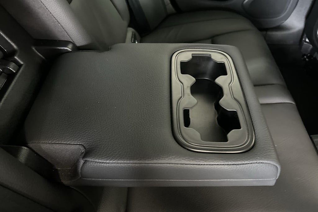 Vehicle Image 32
