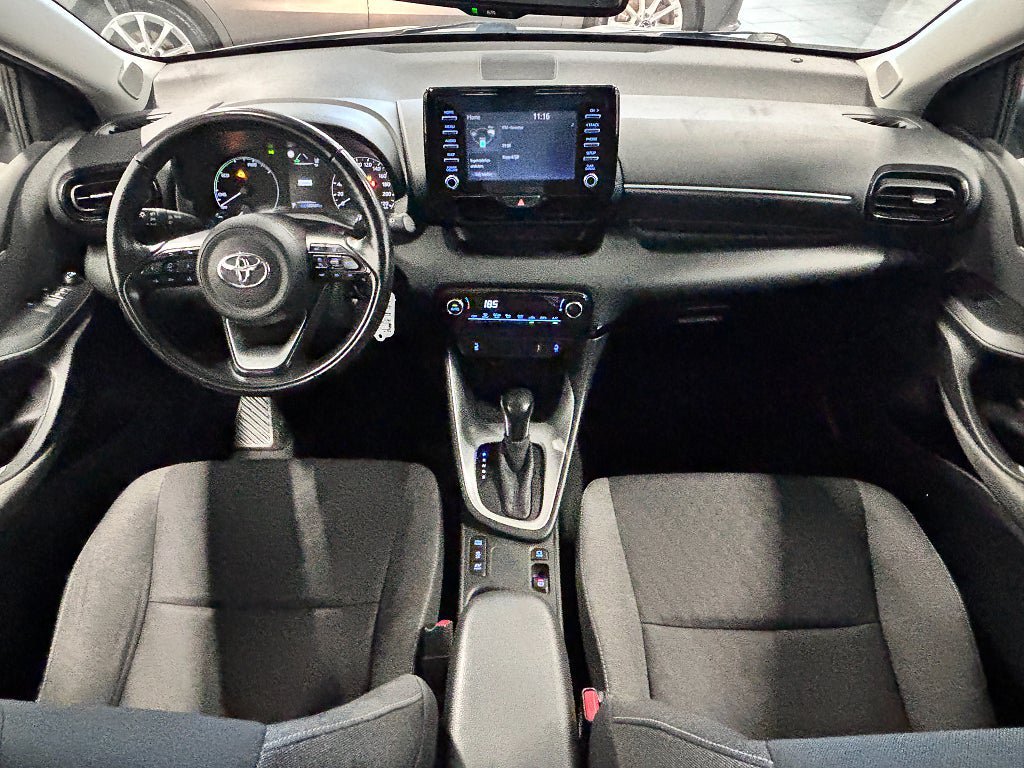 Vehicle Image 9