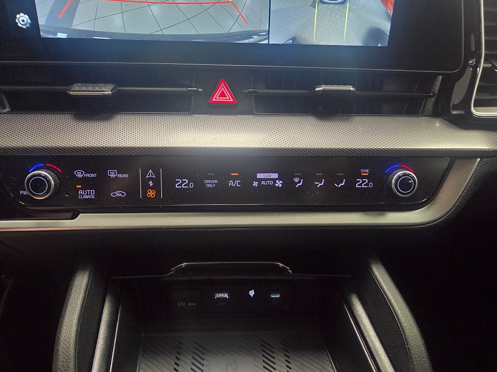 Vehicle Image 26