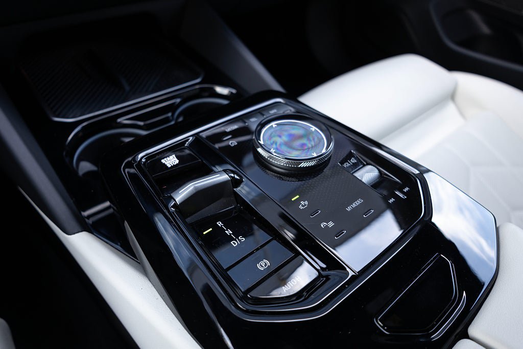 Vehicle Image 13