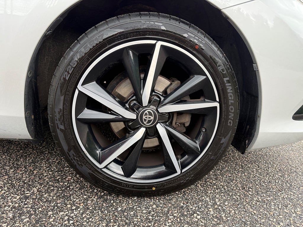 Vehicle Image 11