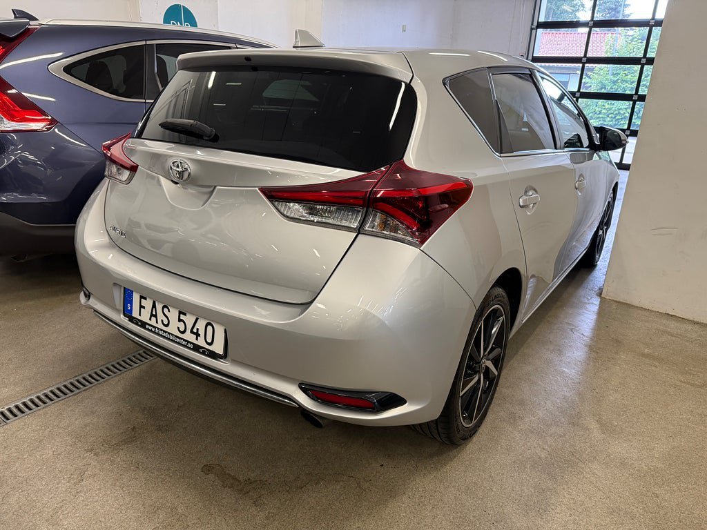 Vehicle Image 15