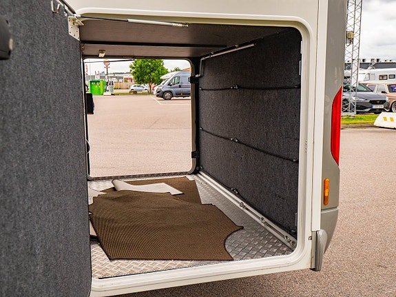 Vehicle Image 29