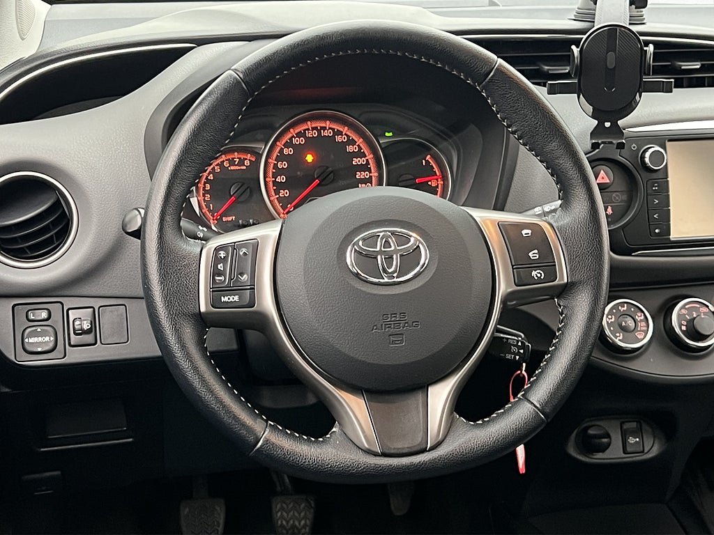 Vehicle Image 11