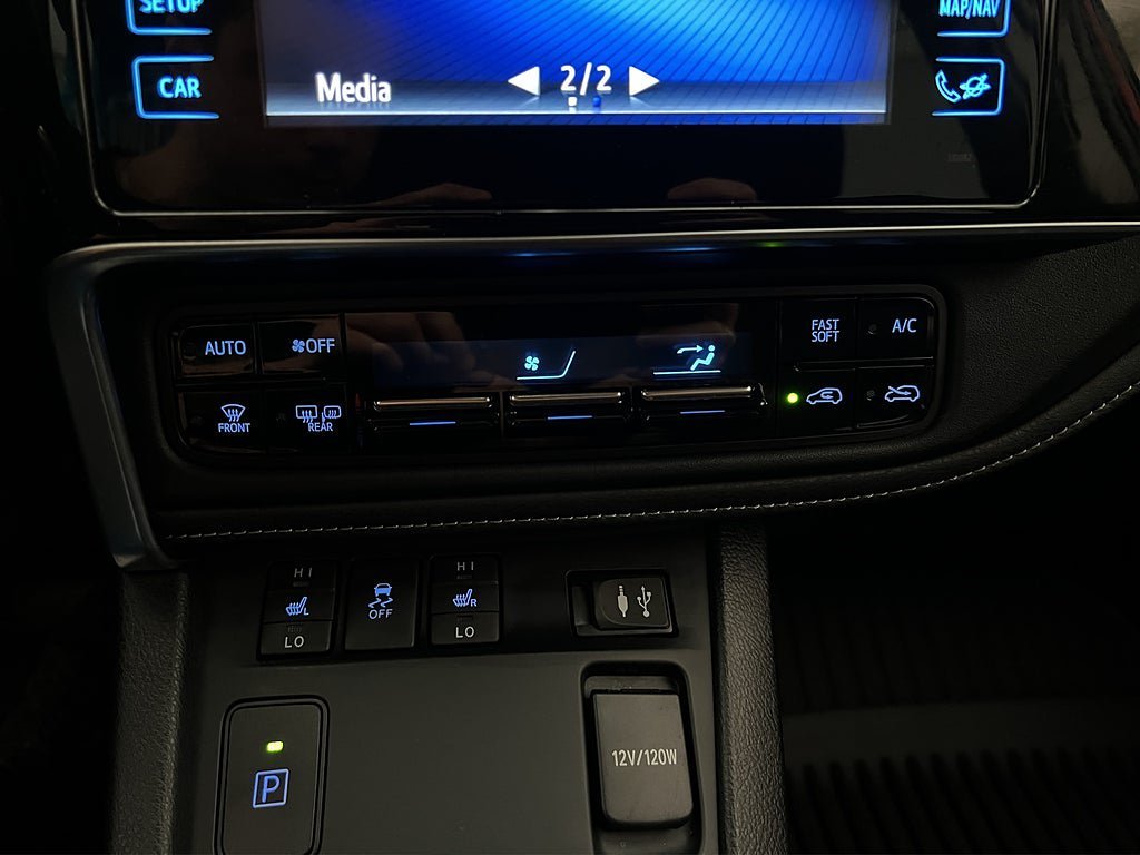 Vehicle Image 21