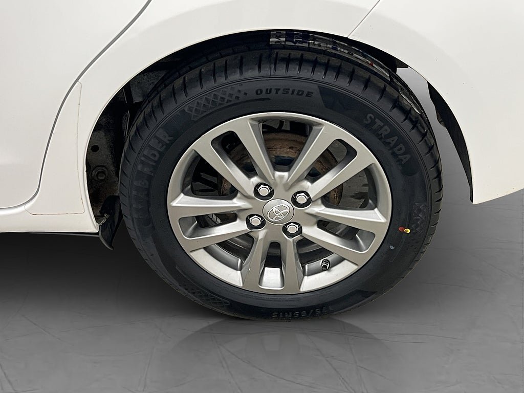 Vehicle Image 21