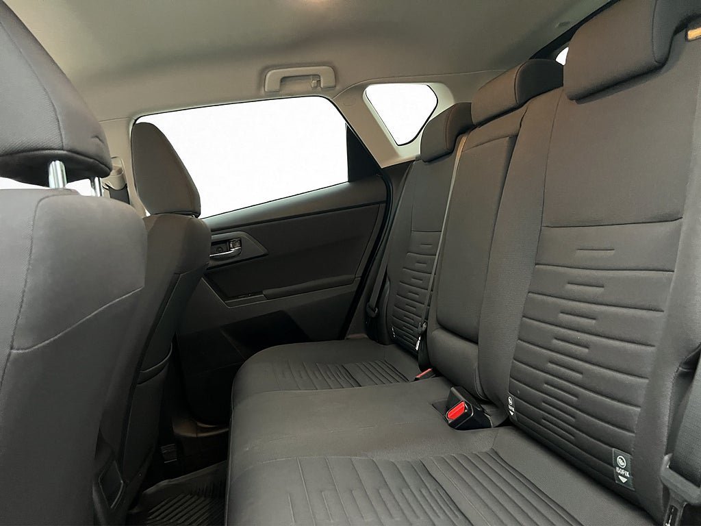 Vehicle Image 25
