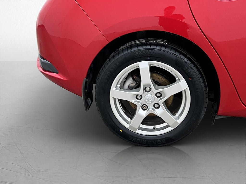 Vehicle Image 30
