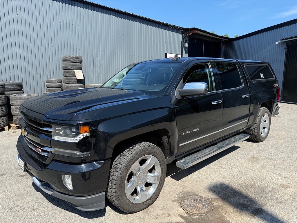 Vehicle Image 6