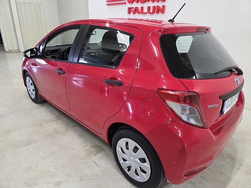 Vehicle Image 9