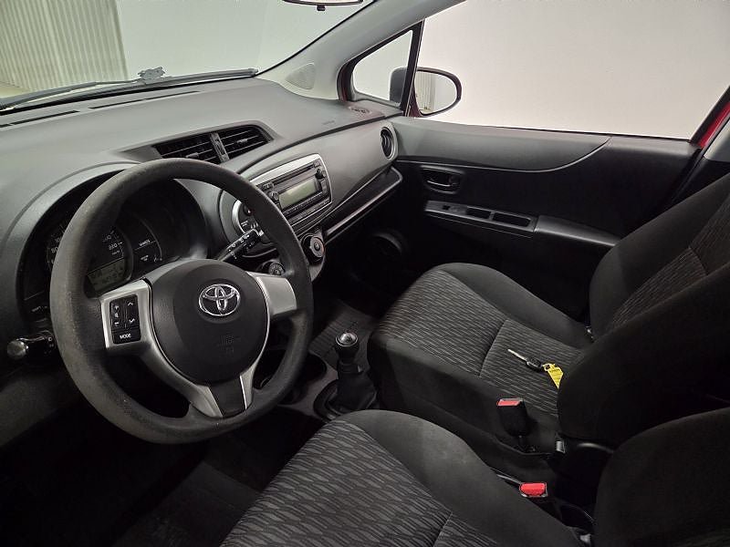 Vehicle Image 10