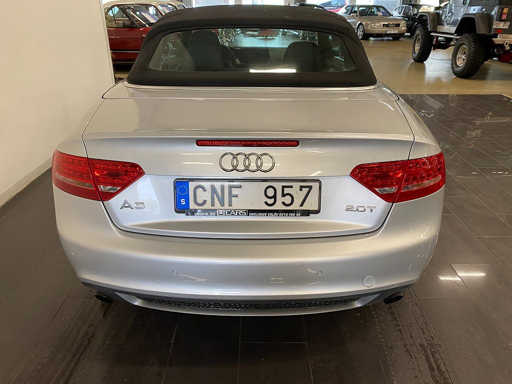 Vehicle Image 6