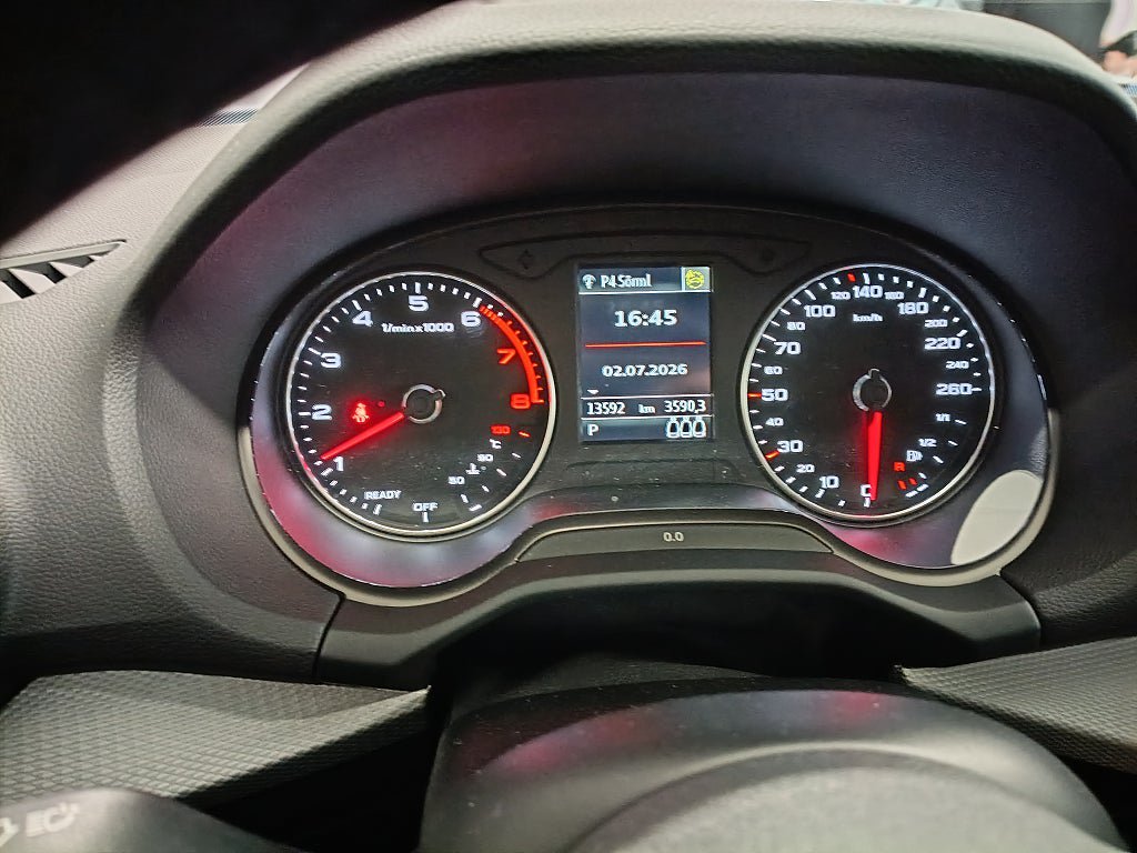 Vehicle Image 8