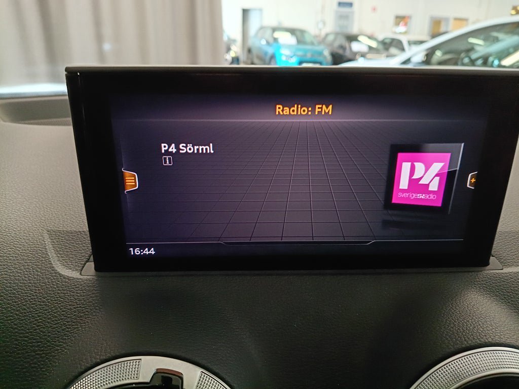 Vehicle Image 11