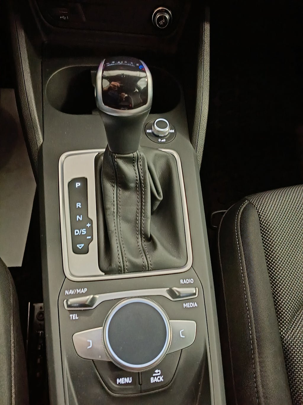 Vehicle Image 13