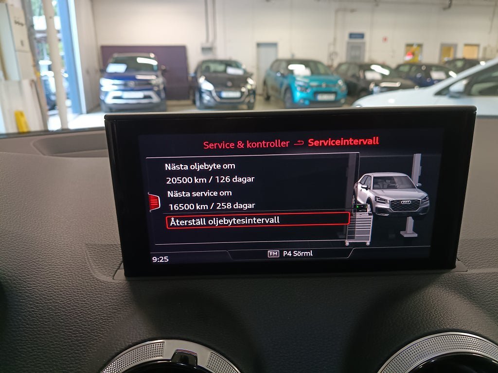 Vehicle Image 15