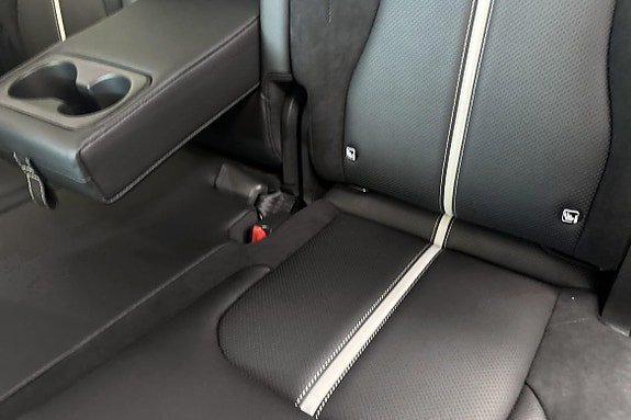 Vehicle Image 23