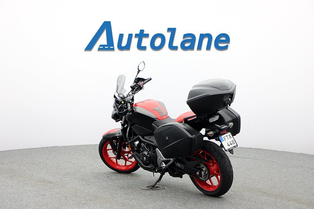Vehicle Image 4