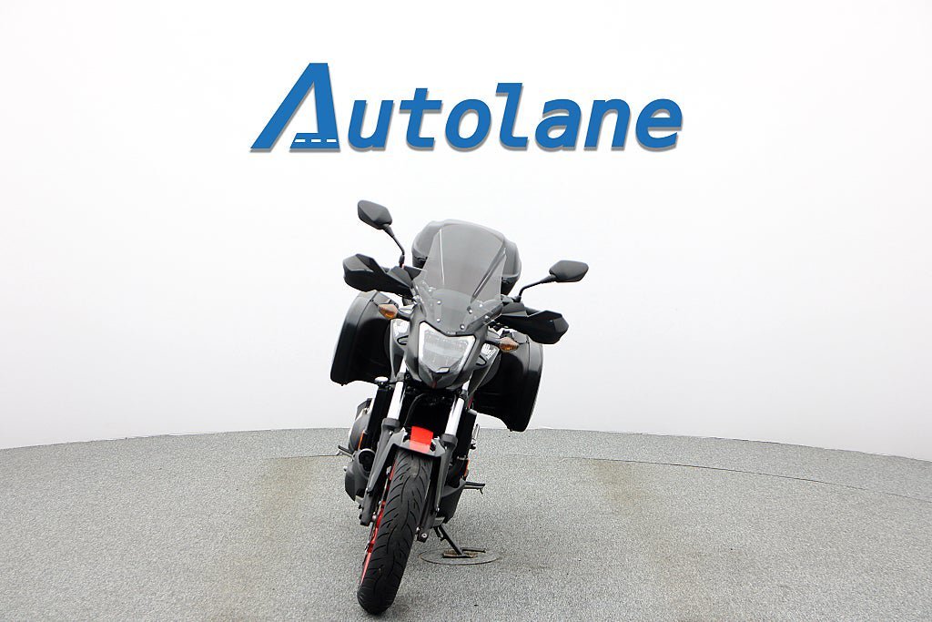 Vehicle Image 8