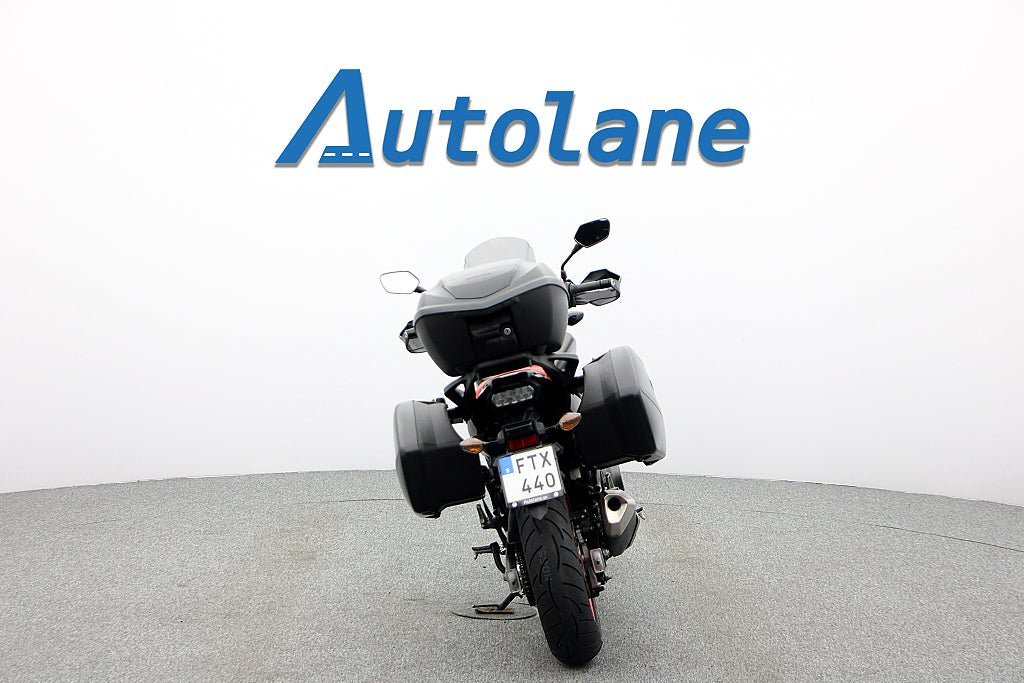 Vehicle Image 9