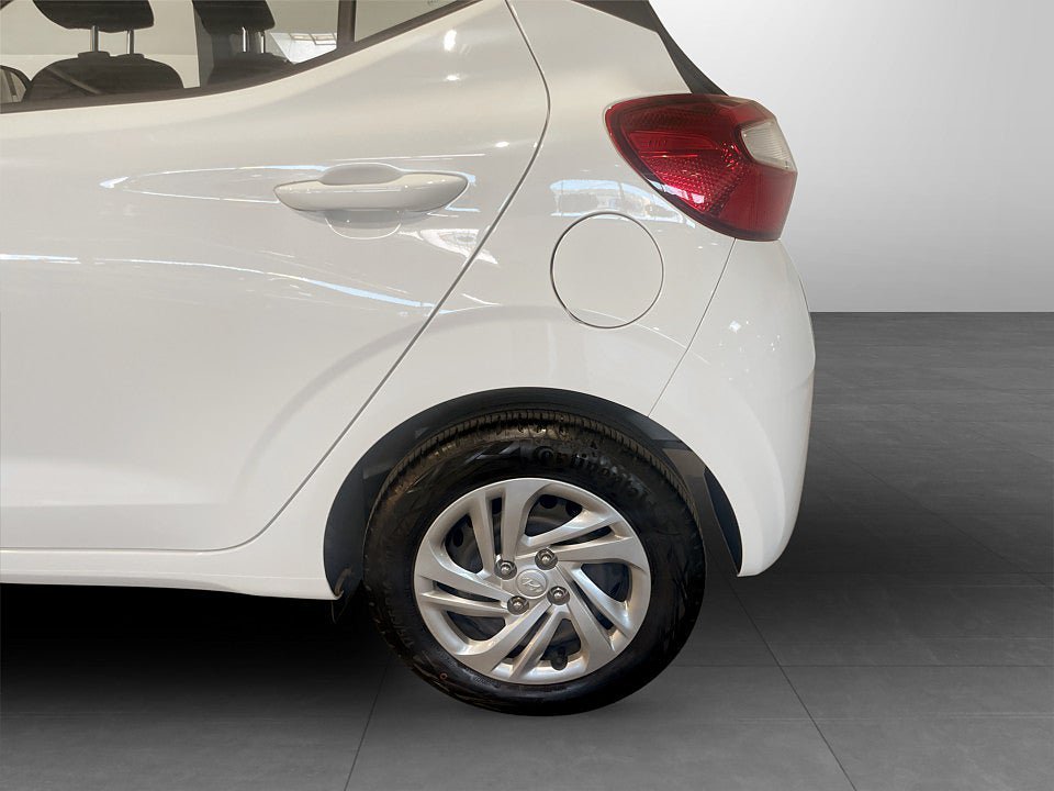 Vehicle Image 14