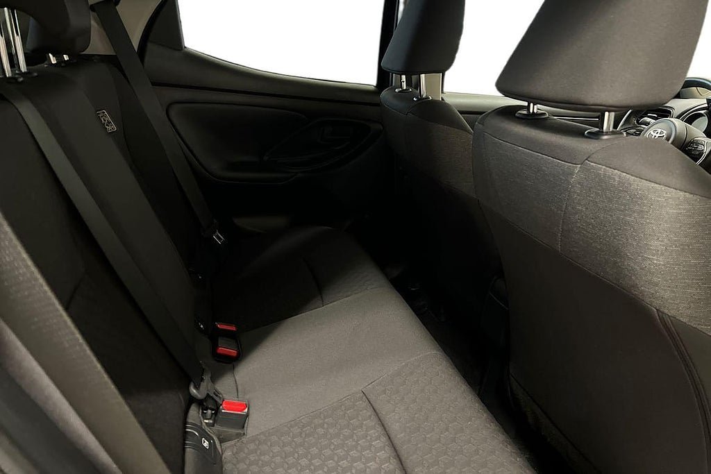 Vehicle Image 7