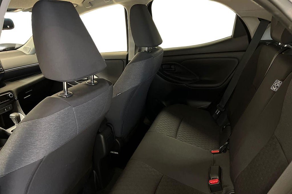 Vehicle Image 11