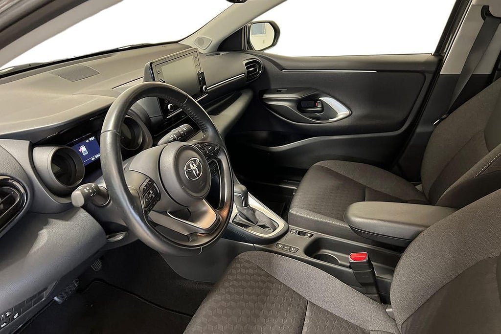 Vehicle Image 12